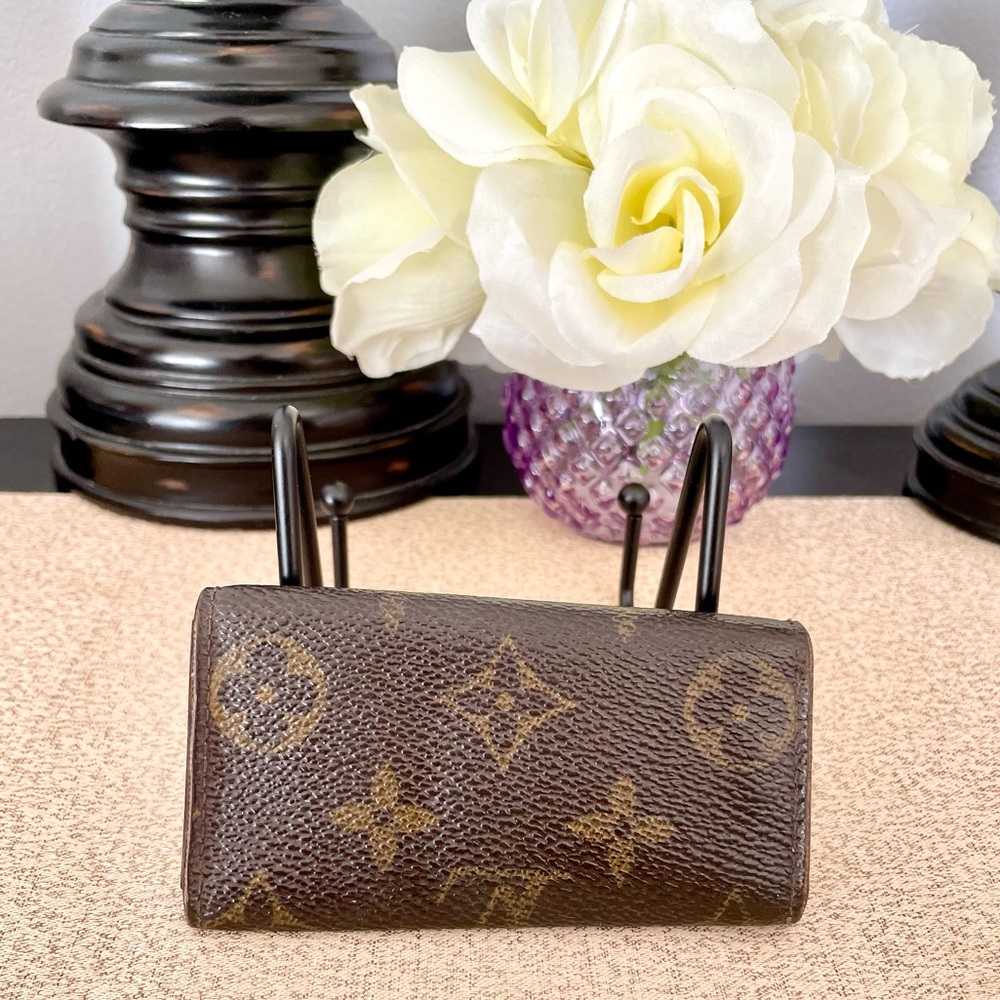 Authentic Louis Vuitton Monogram 4 Key Wallet Car… - image 3